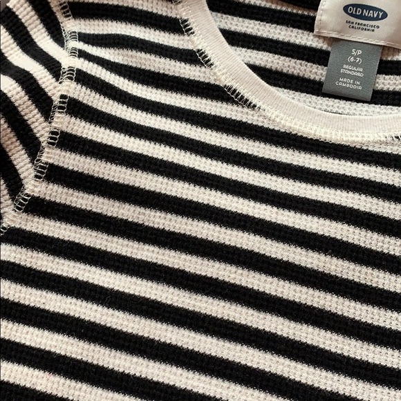 🚺Girl Old Navy thermal long sleeve. - Picture 5 of 5